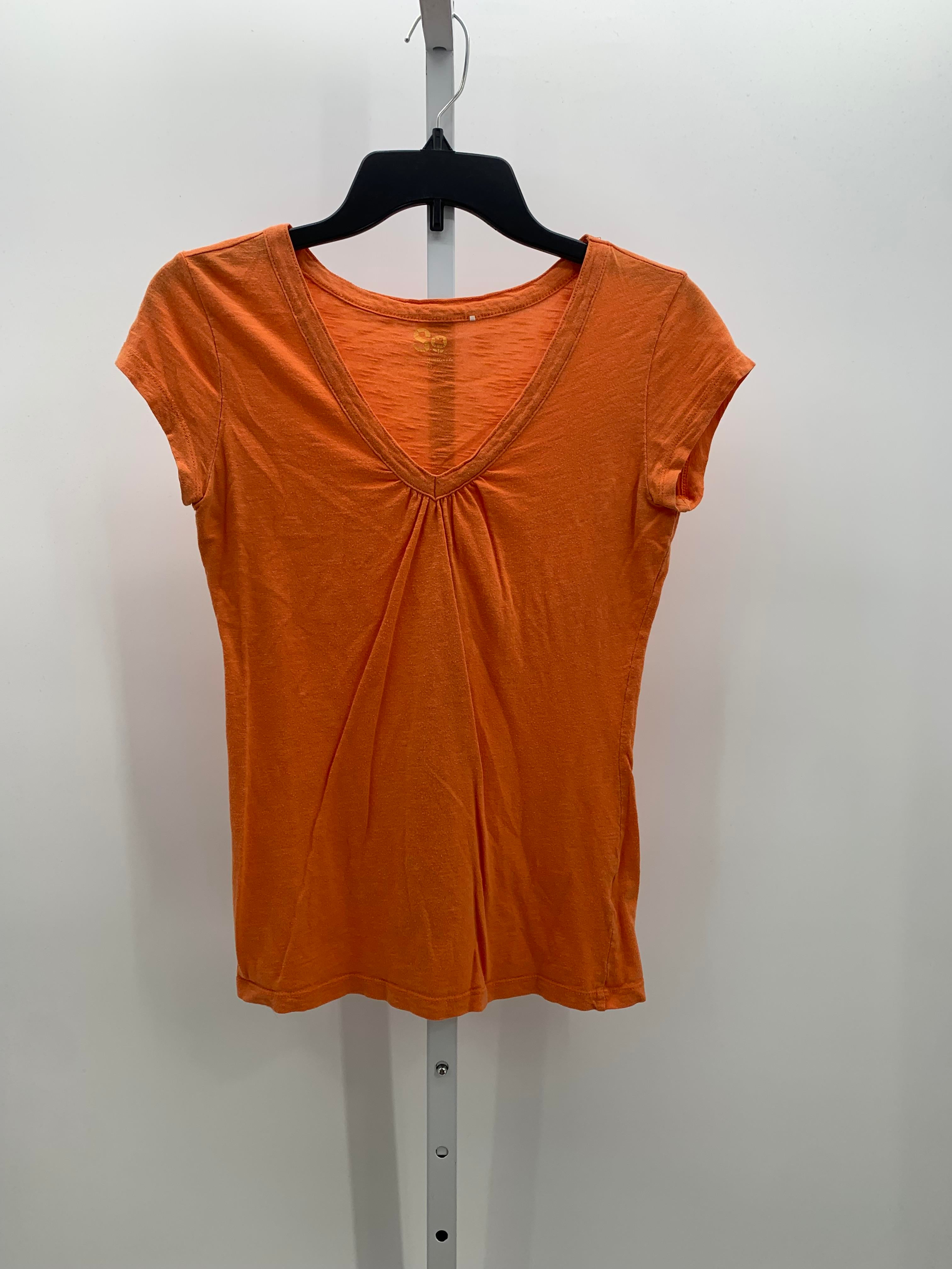 SO Size Medium Juniors Short Sleeve Shirt