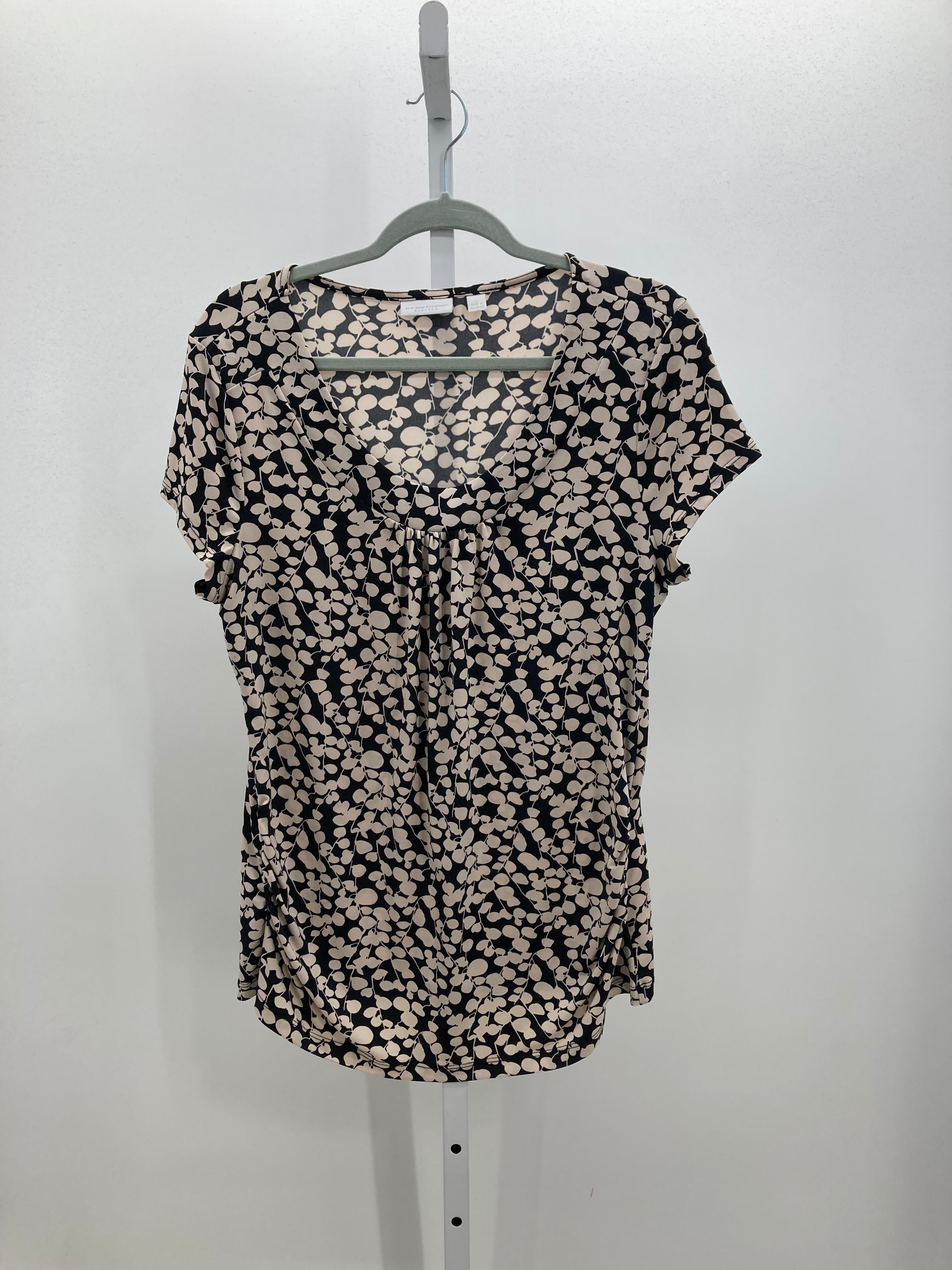 New York & co. Size Large Misses Short Sleeve Shirt