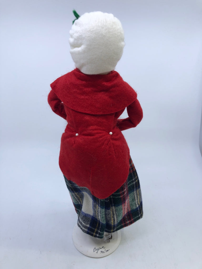 SINGING WOMAN RED COAT PLAID SKIRT "THE SKATERS" 1991 BYERS' CHOICE.