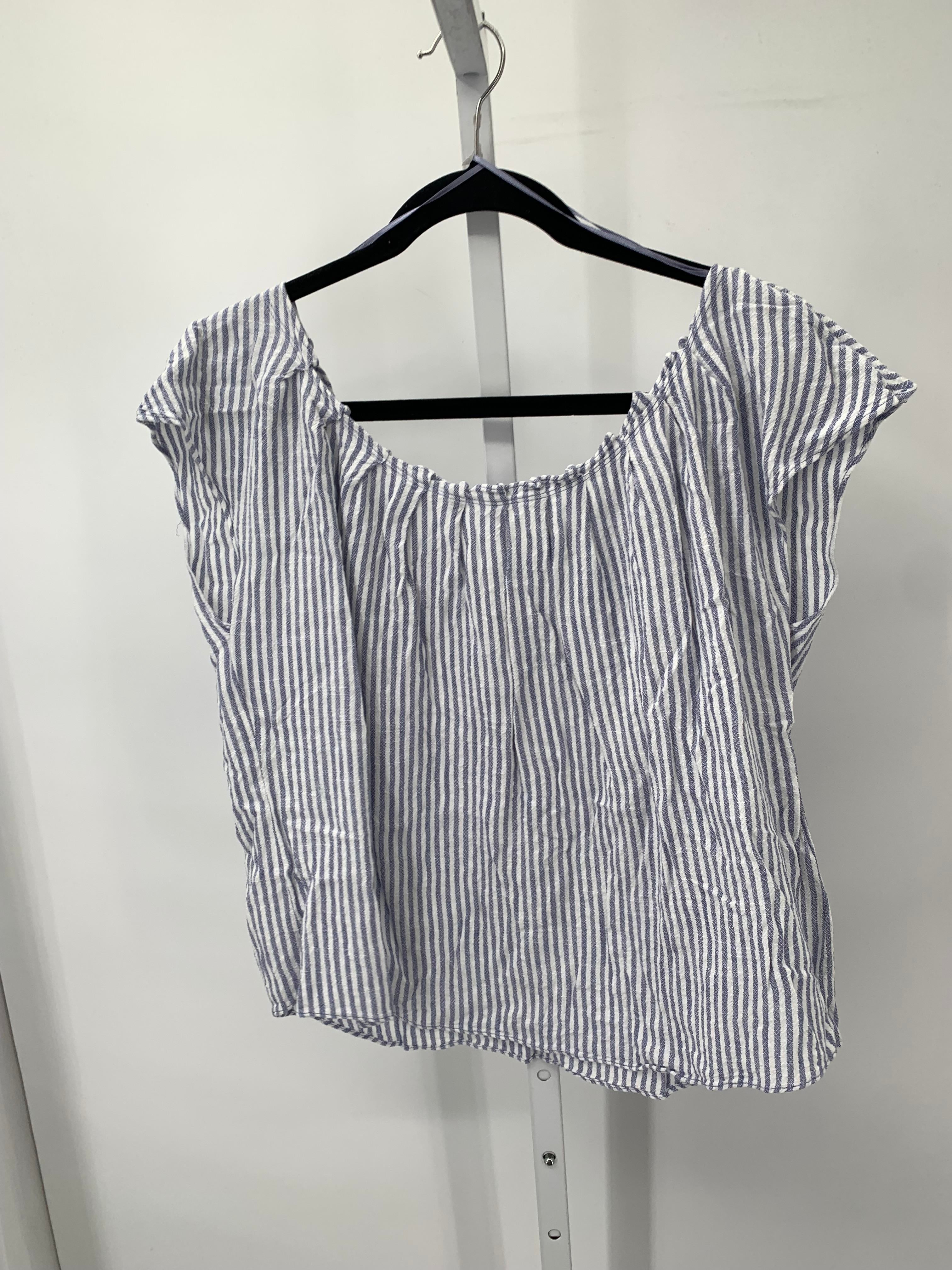 Lauren Conrad Size Medium Misses Short Sleeve Shirt