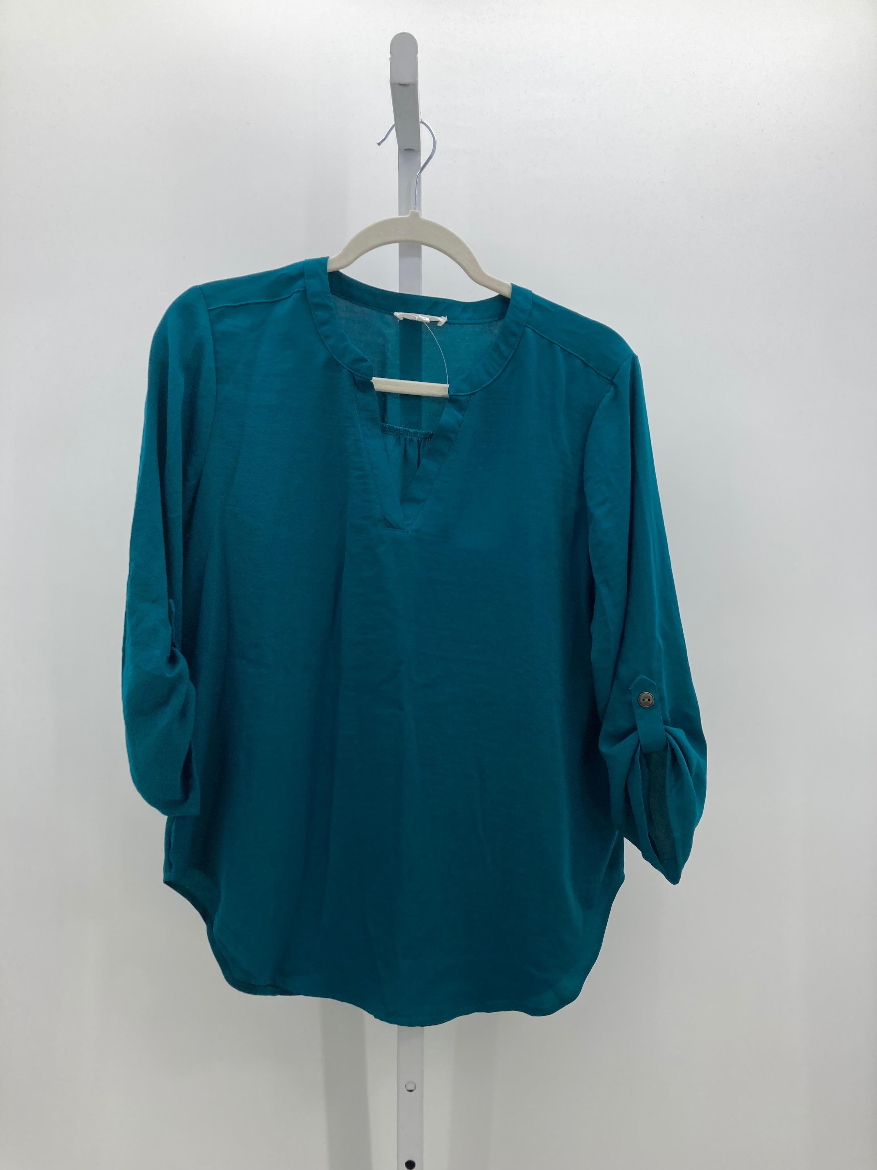 Maurices Size Medium Misses 3/4 Sleeve Shirt