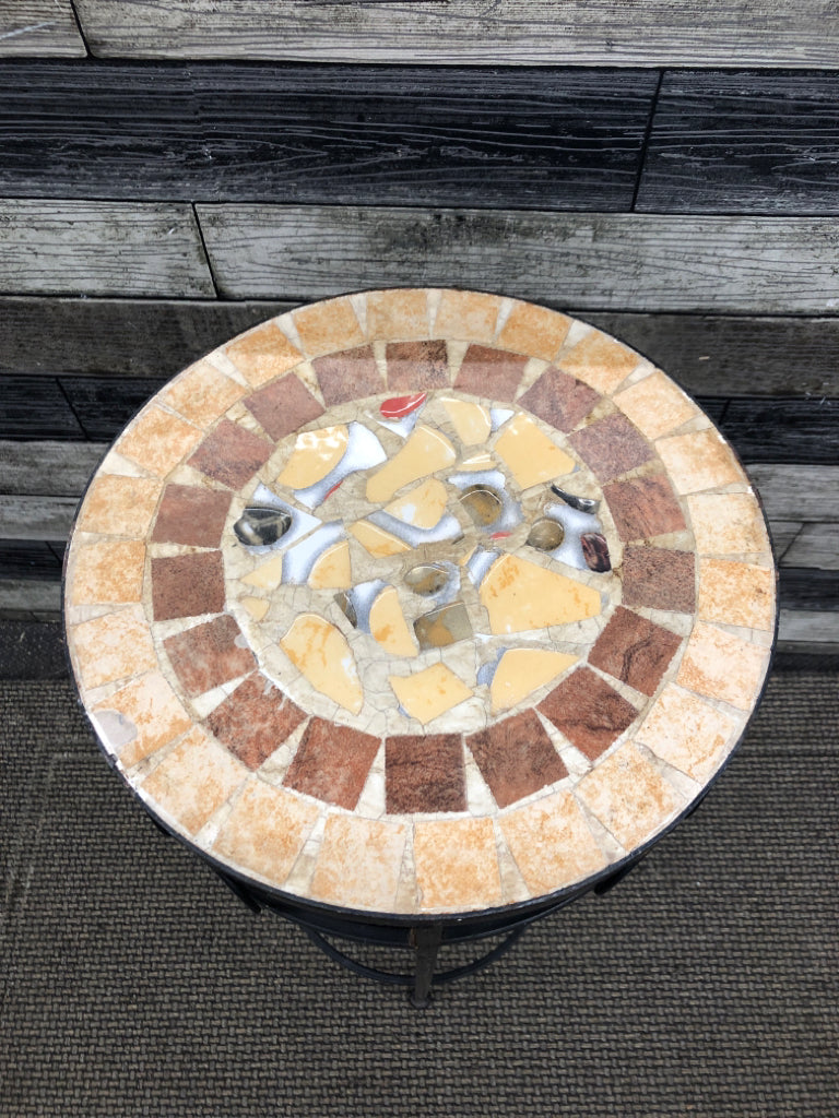 OPALESCENT MOSAIC PLANT STAND.