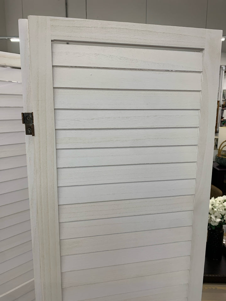 FREE STANDING WHITE DIVIDER DOOR.