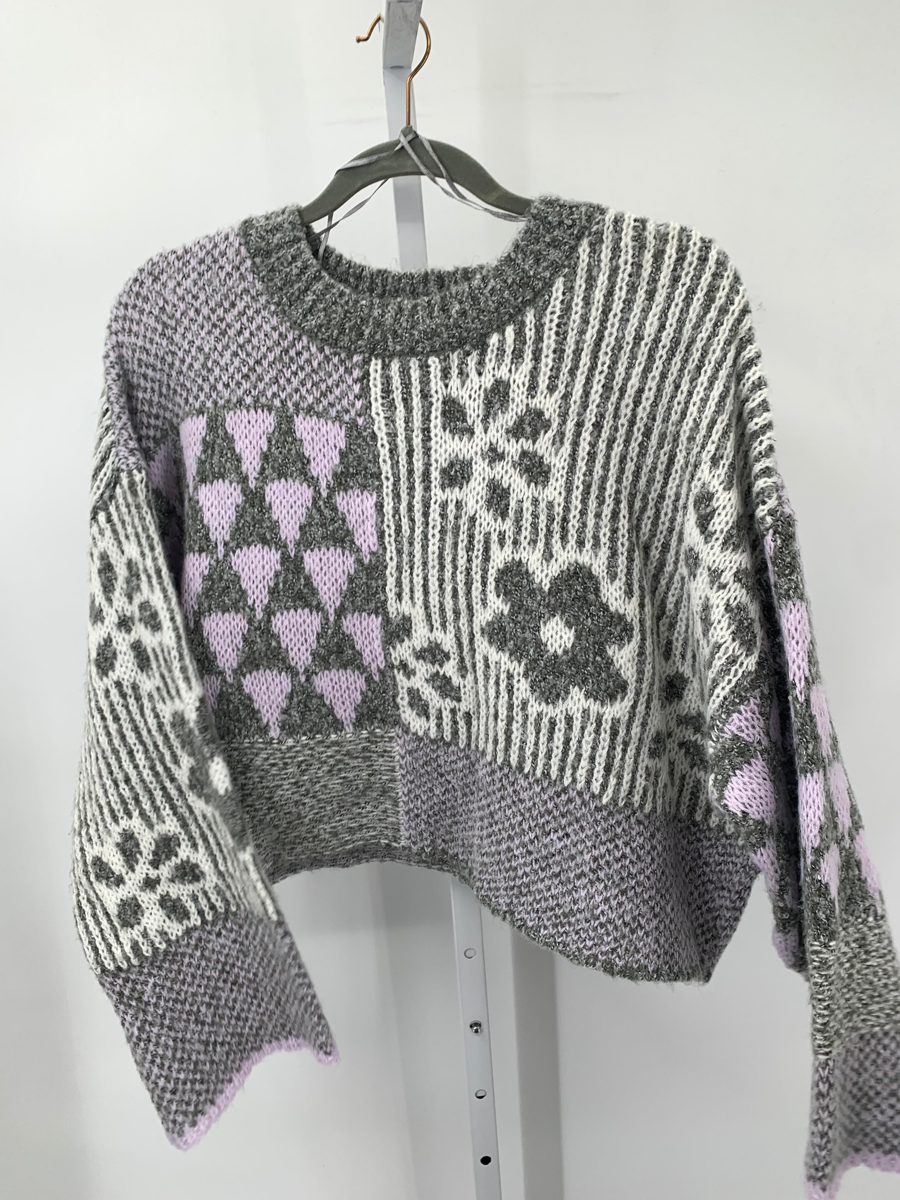 Size Medium Juniors Long Sleeve Sweater