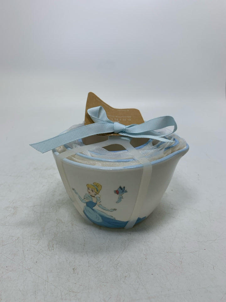 NIP 4 DISNEY CINDERELLA MEASURING CUP NESTING.