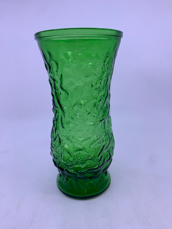 VTG GREEN TEXTURED GLASS VASE.