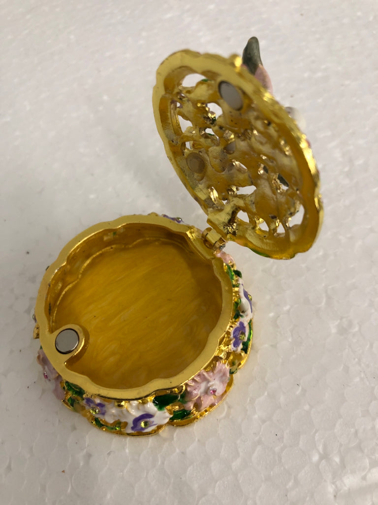 GOLD METAL W/ HUMMINGBIRD PINK/PURPLE FLOWERS TRINKET BOX.