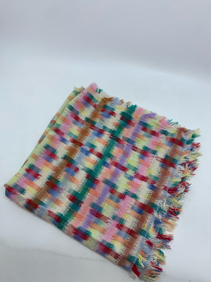 4 COLORFUL MULTI-STITCHED CLOTH NAPKINS.