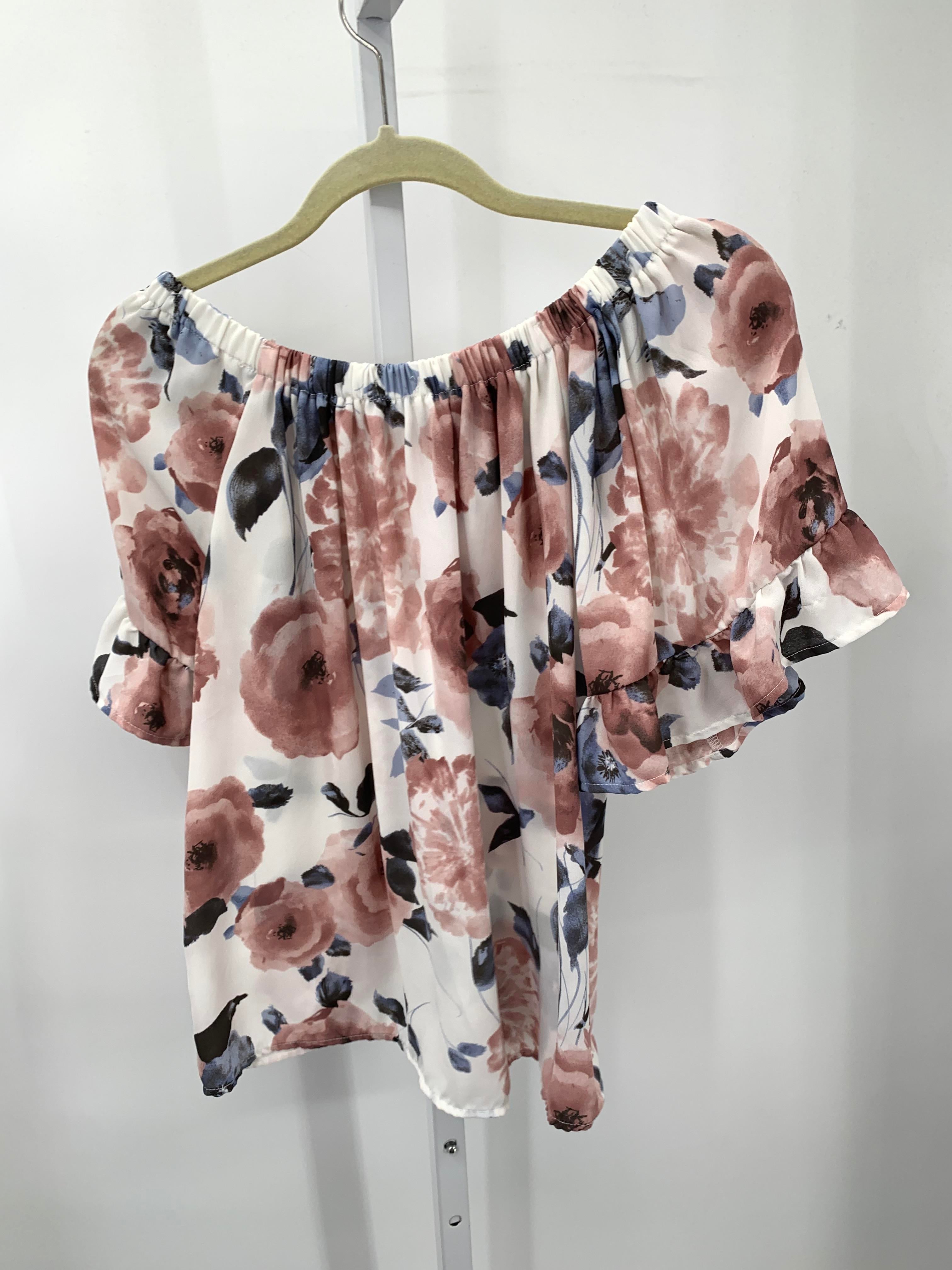 Size Small Juniors Short Sleeve Shirt