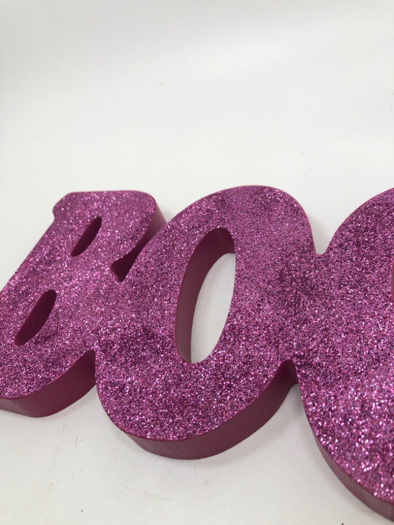 PURPLE GLITTER "BOO" WOOD SIGN.