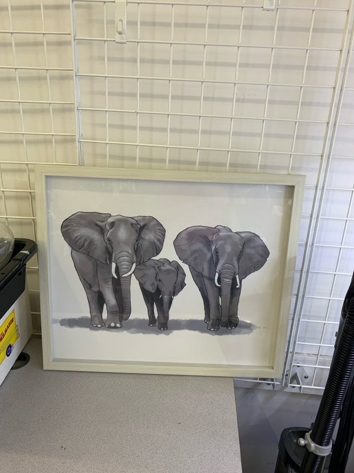 FAMILY OF ELEPHANTS WALL ART.