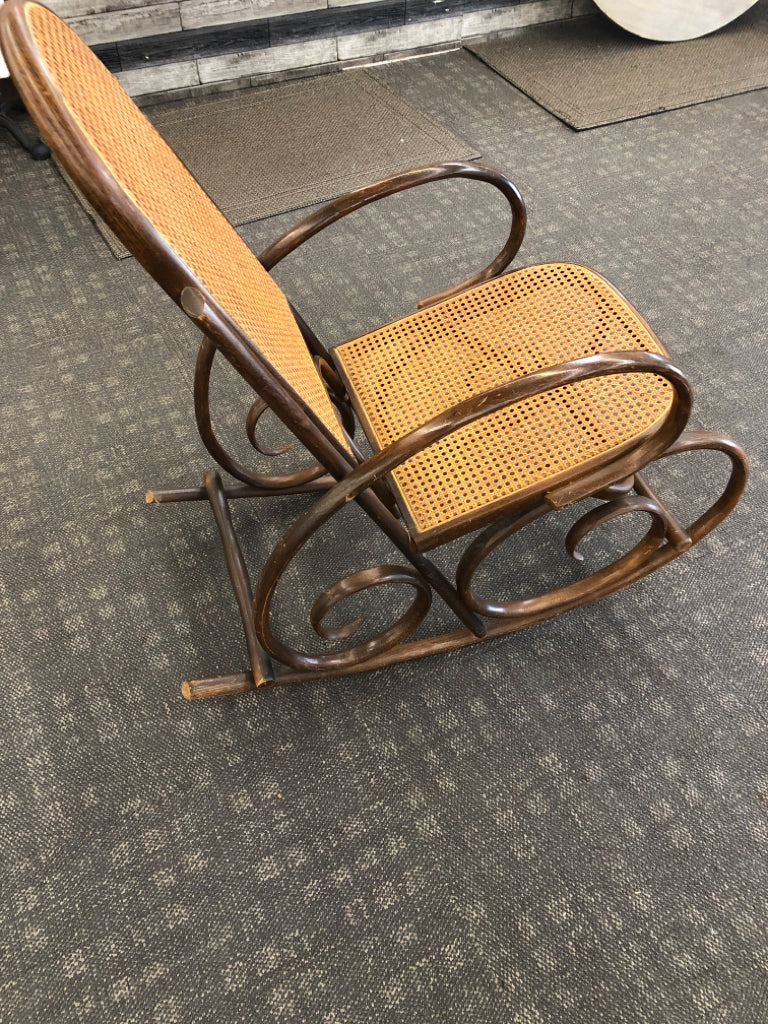 VTG LOW RATTAN ROCKER.