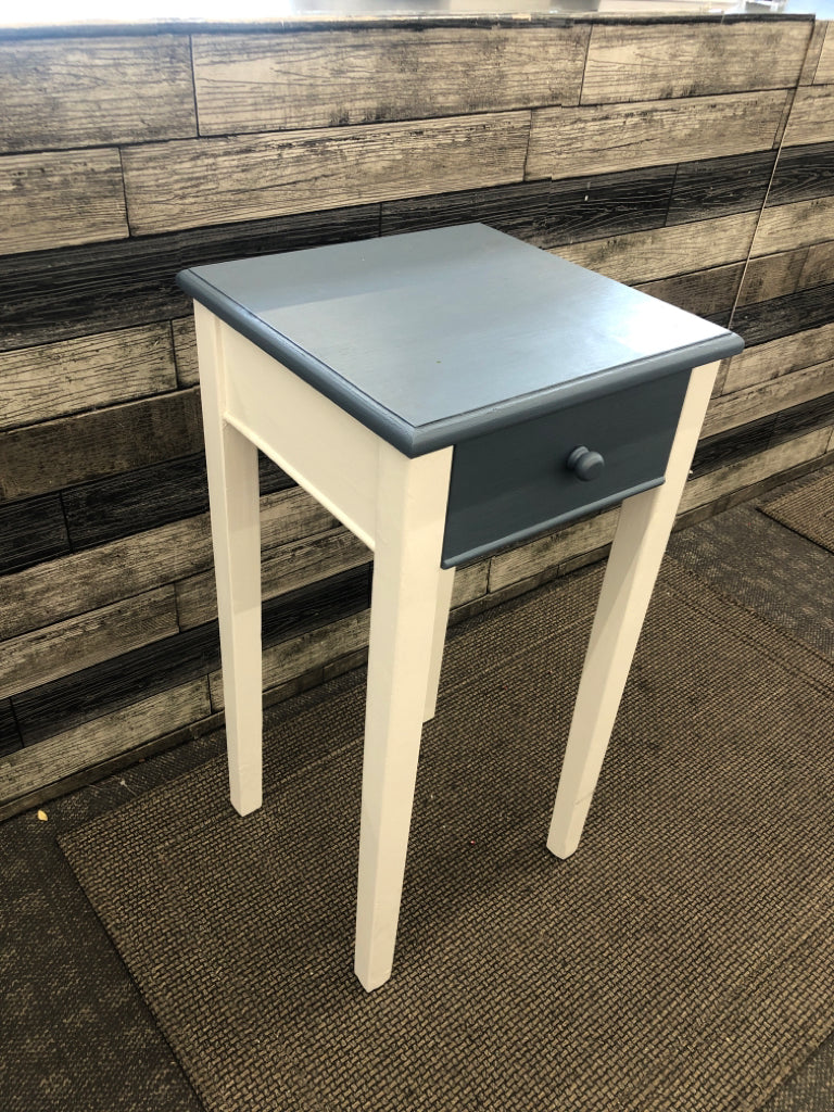 BLUE/WHITE TALL SIDE TABLE W/ DRAWER.