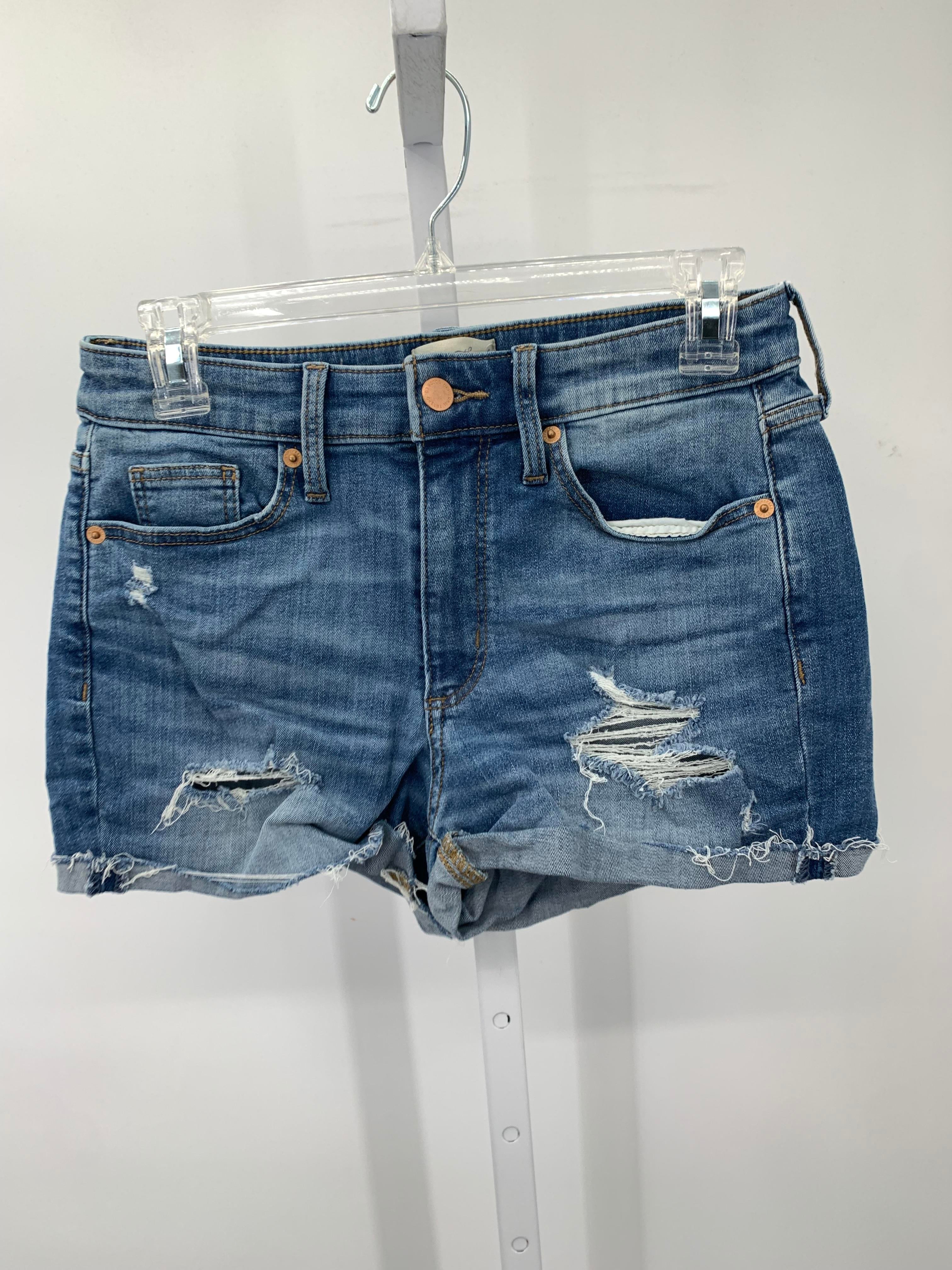 Universal Thread Size 4 Misses Shorts