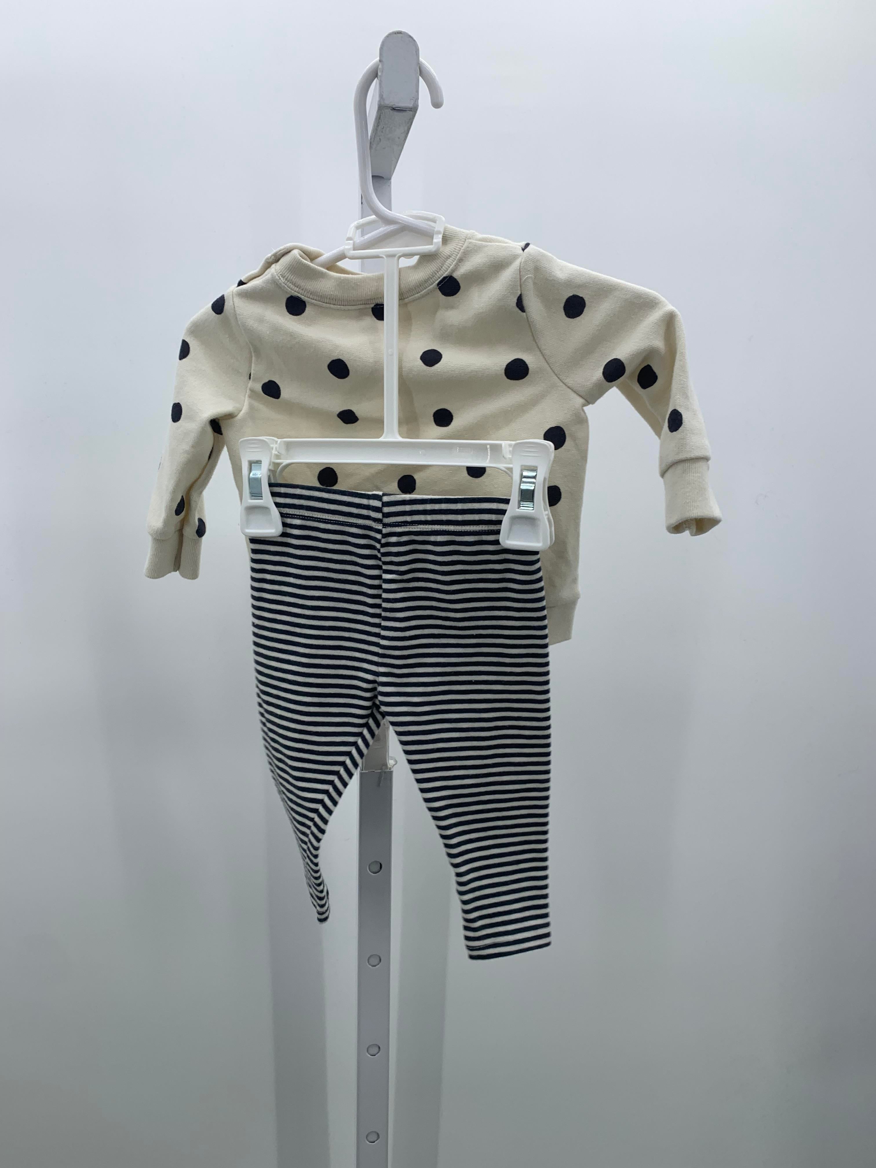 POLKA DOTS SHIRT AND STRIPE PANTS