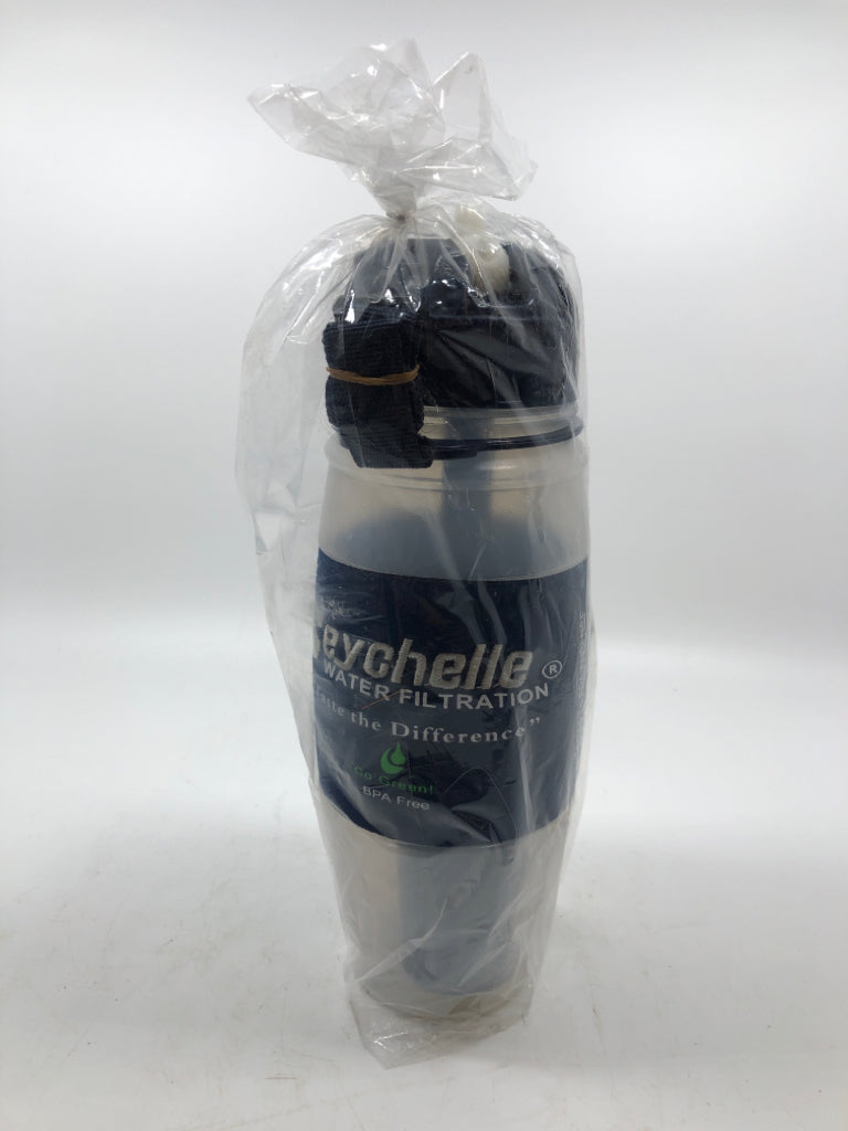 WATER FILTRATION WATER BOTTLE.