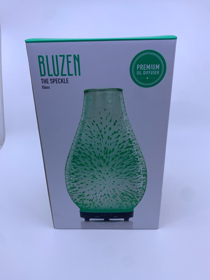 NIB BLUZEN THE SPECKLE GLASS OIL DIFFUSER