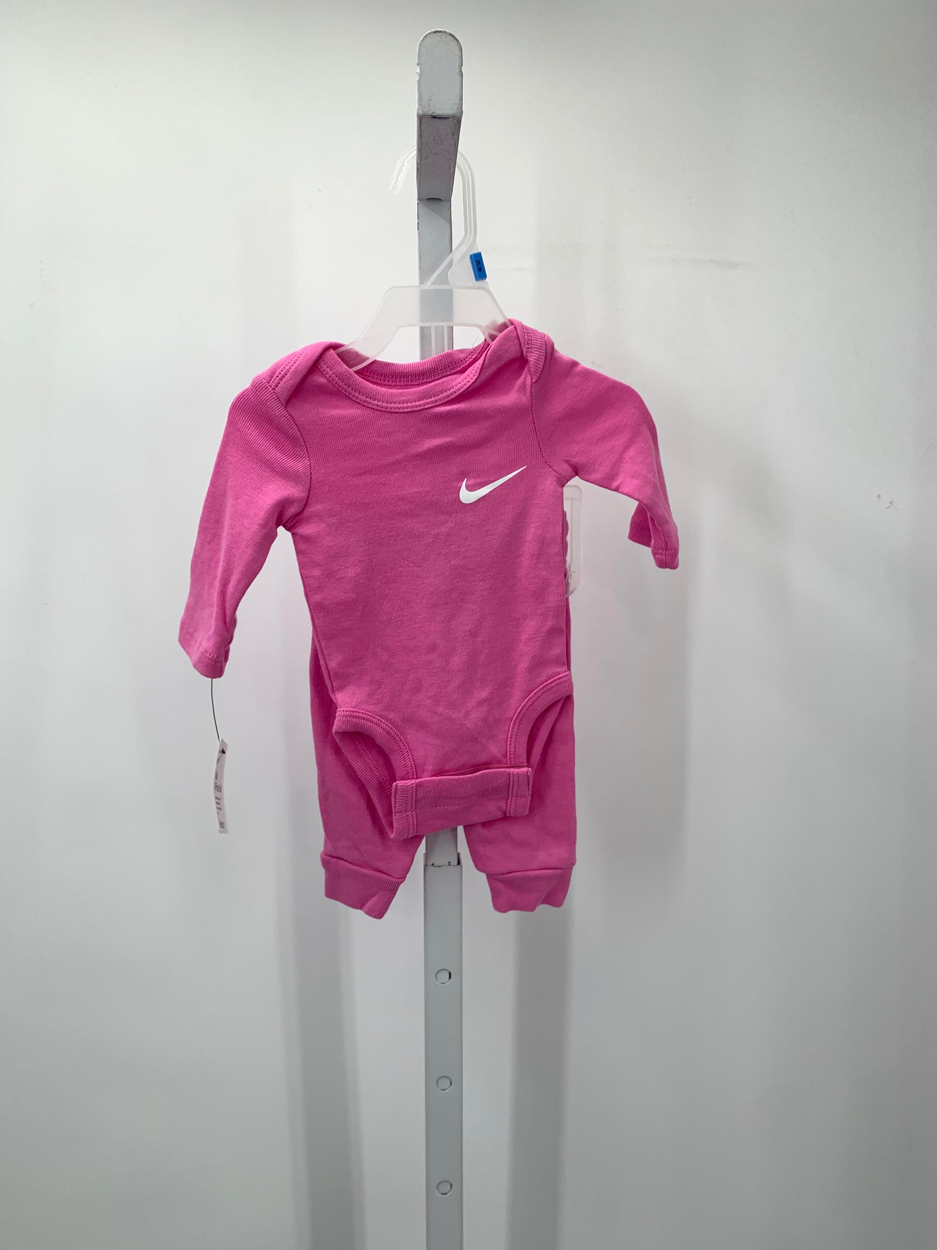 Nike Size Newborn Girls 2 Pieces