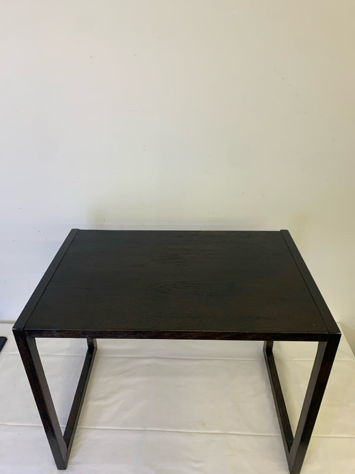 DARK WOOD END TABLE.