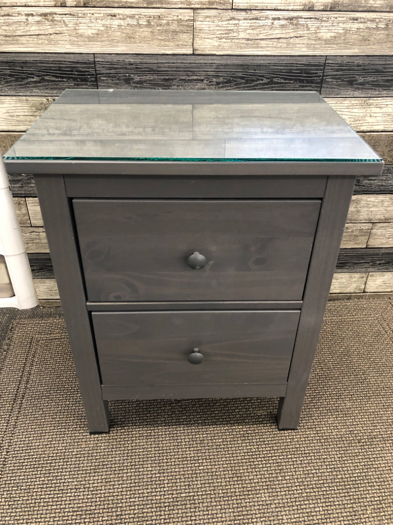 GRAY NIGHTSTAND W/2 DRAWERS & GLASS TOP.