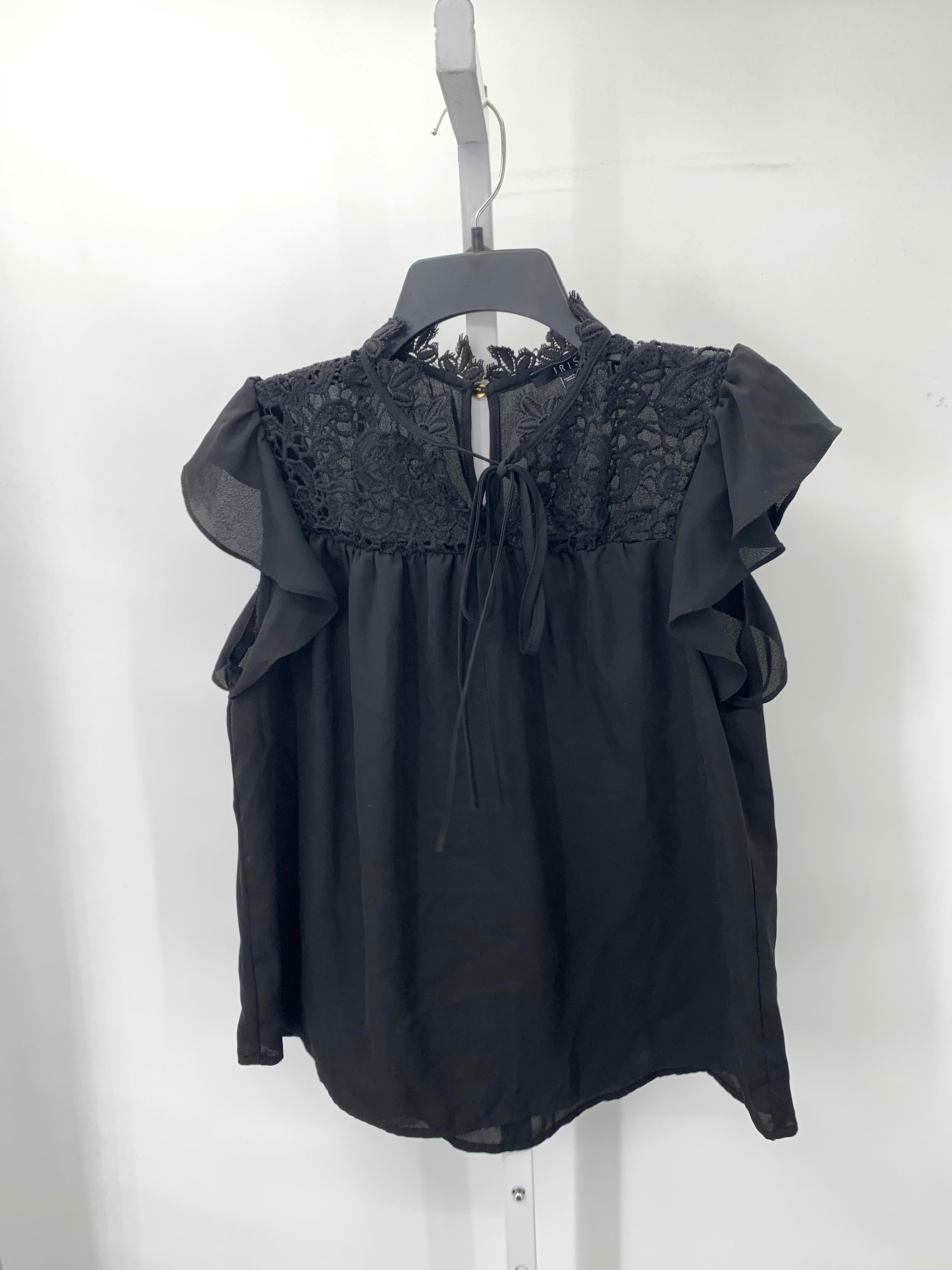 Iris Size Large Juniors Short Sleeve Shirt