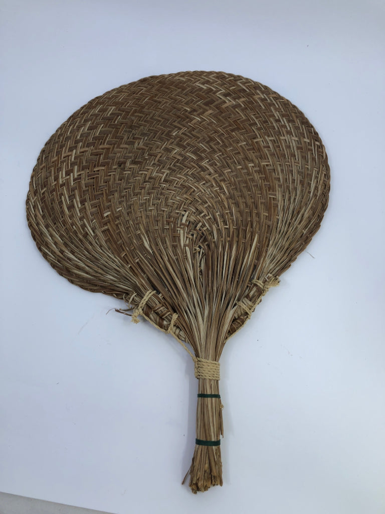 VTG WOVEN HAND FAN W/GREEN TIES.