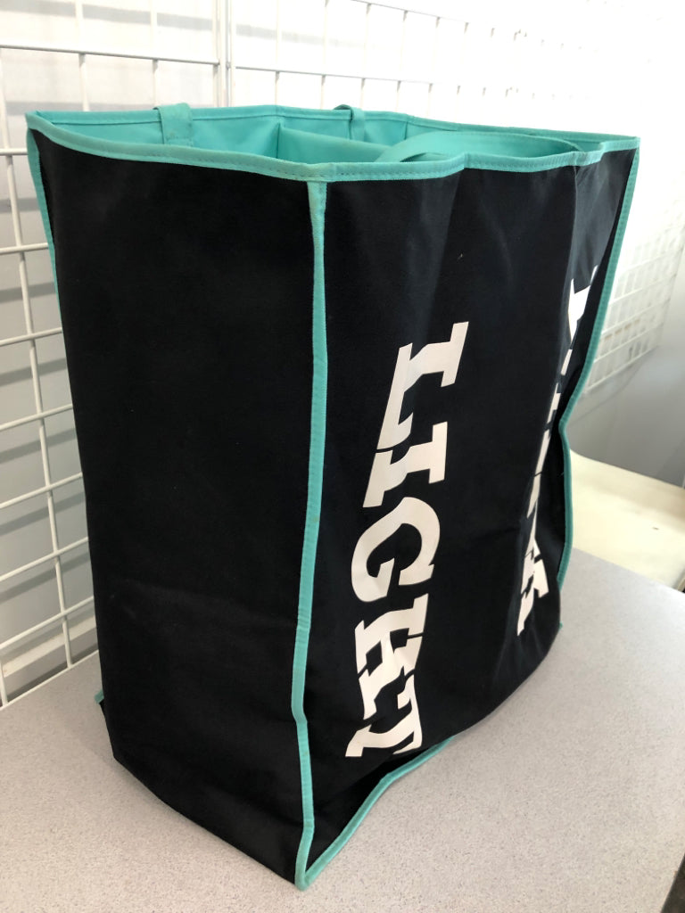 LIGHT/DARK CANVAS LAUNDRY BAG.