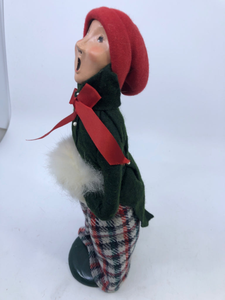 BYERS' CHOICE WOMAN W RED HAT, GREEN COAT, MUFF-1986.