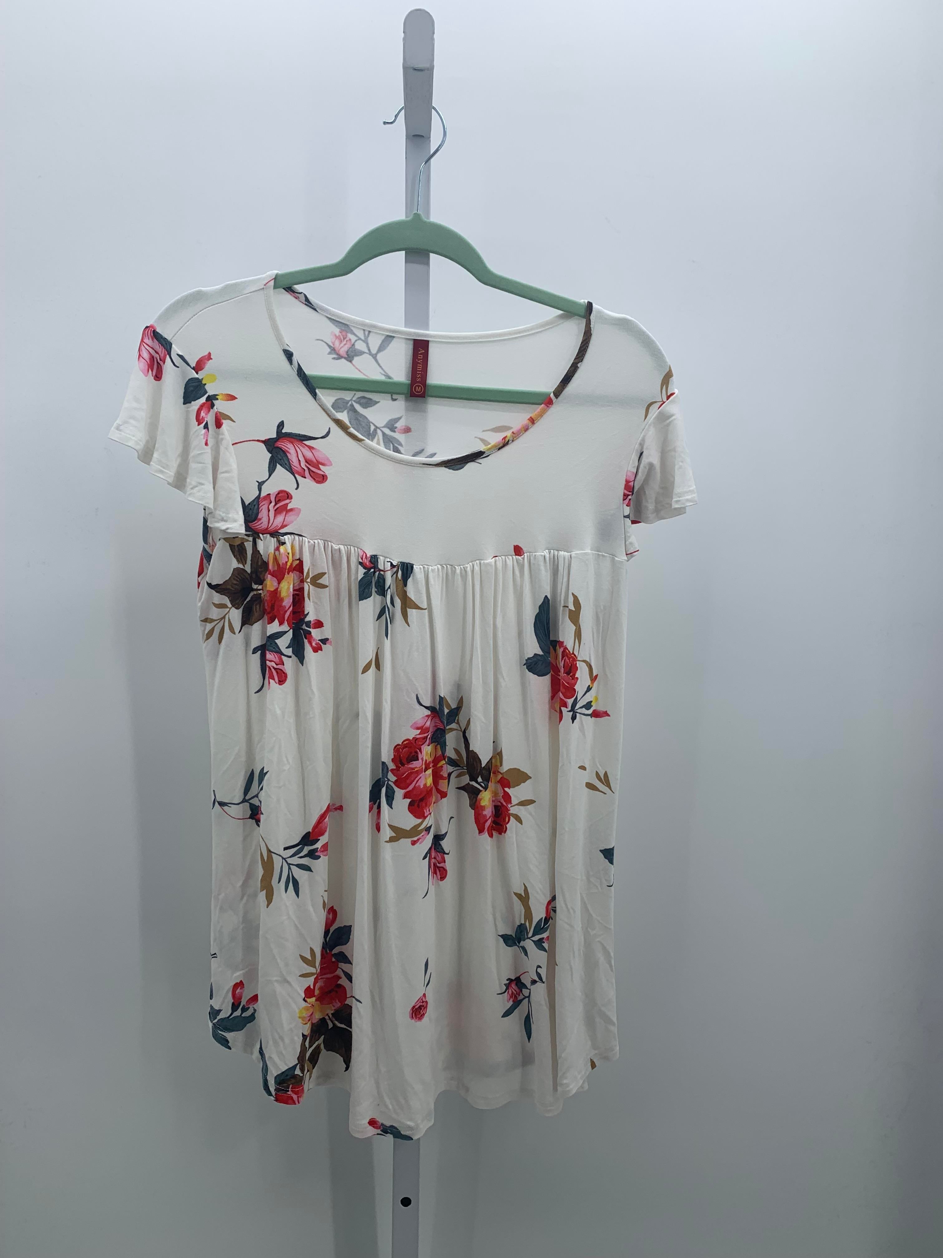 Size Medium Misses Short Sleeve Shirt