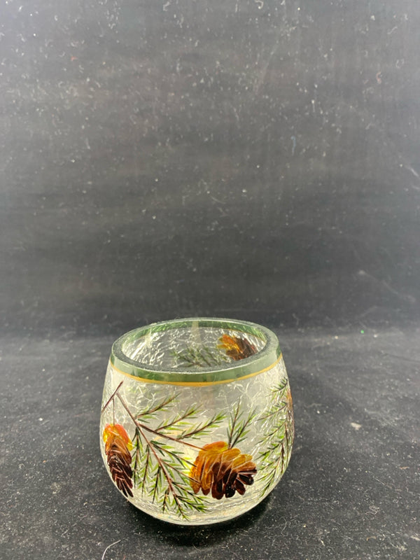 PINE AND PINE CONE CRACKLE GLASS TEA LIGHT HOLDER.