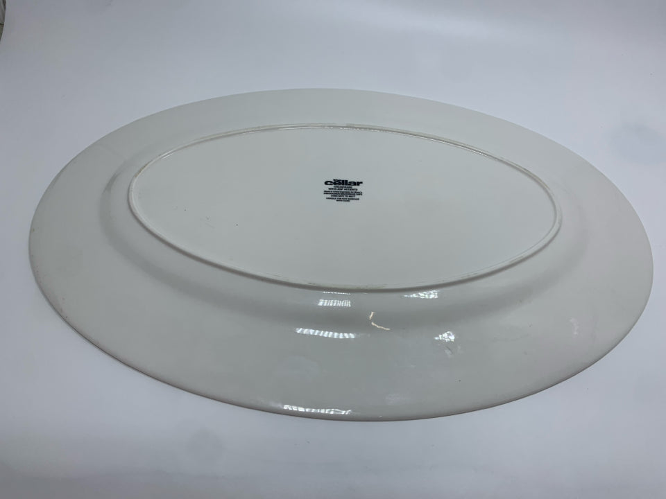 OVAL PLATTER W/LEAF ACCENTS.