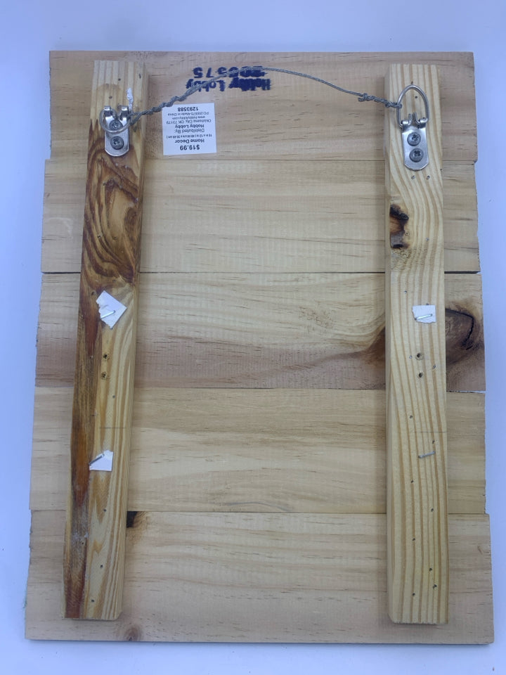 GREY WOOD READ ME WAL HANGING.