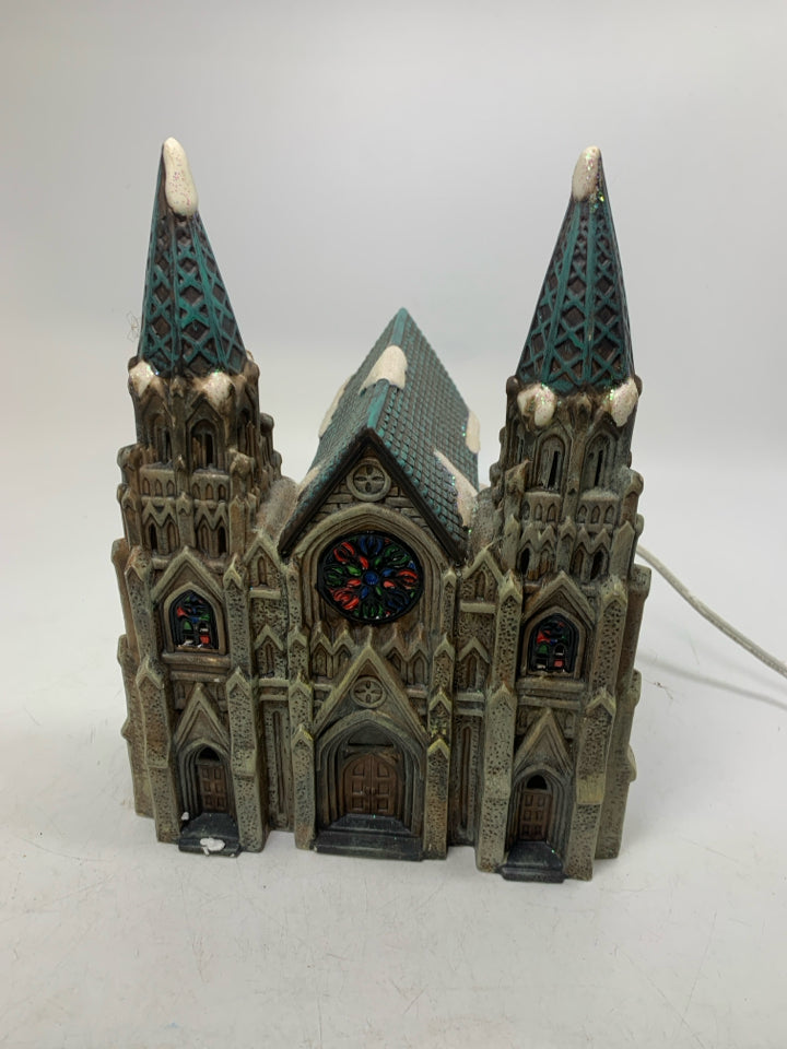 O'WELL LIGHT CATHEDRAL GOTHIC CHRISTMAS CHURCH.