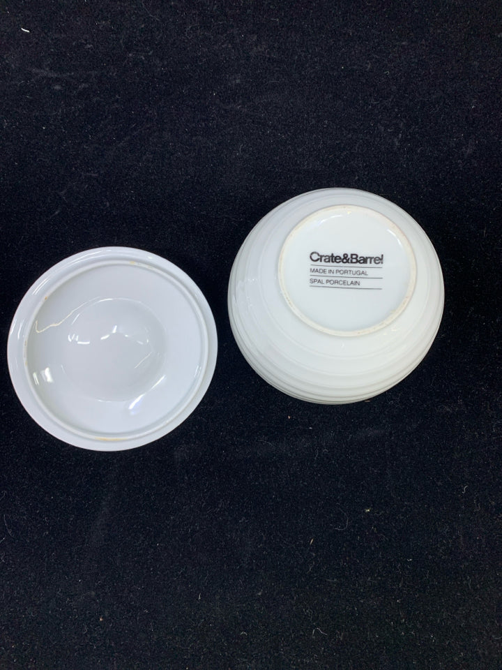 WHITE W/NAVY RIM SUGAR DISH.