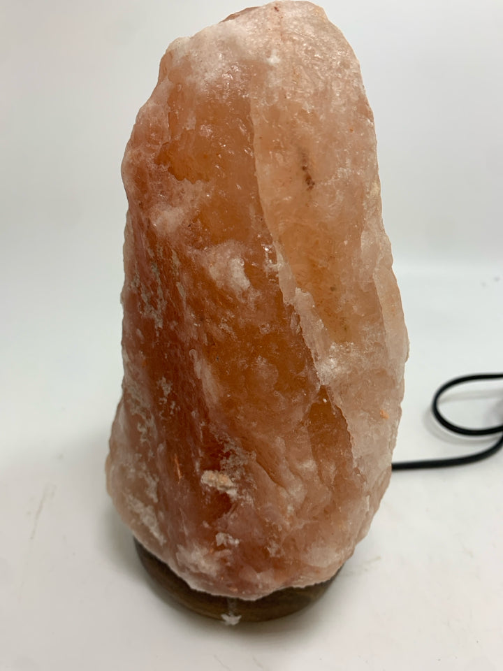 PINK HIMALAYAN SEA SALT LAMP.