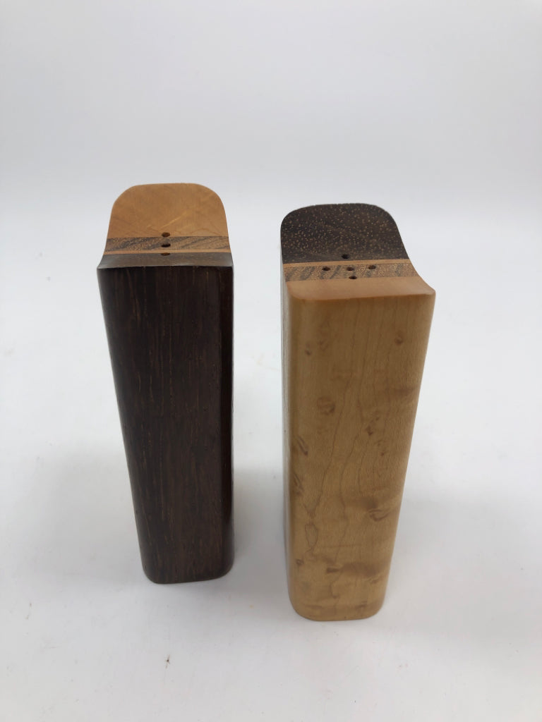CARVED WOOD S&P SHAKERS.