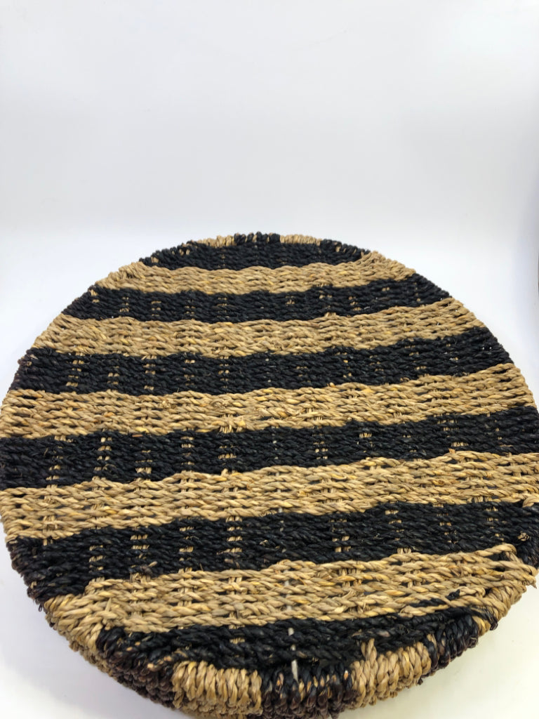 ROUND DARK BROWN & BEIGE BASKET.