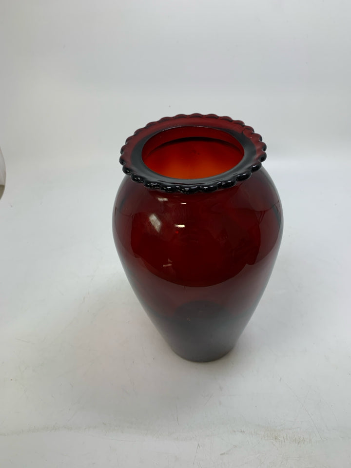 RUBY RED VASE W/ SHORT NECK & SCALLOP EDGE.