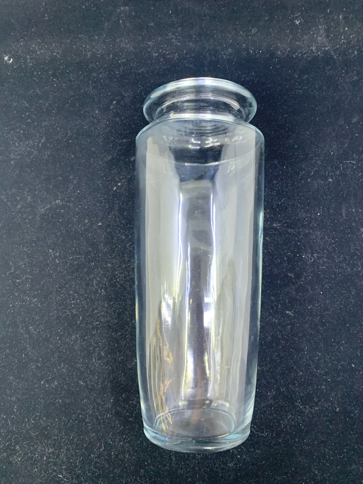 THICK CLEAR GLASS URN VASE.