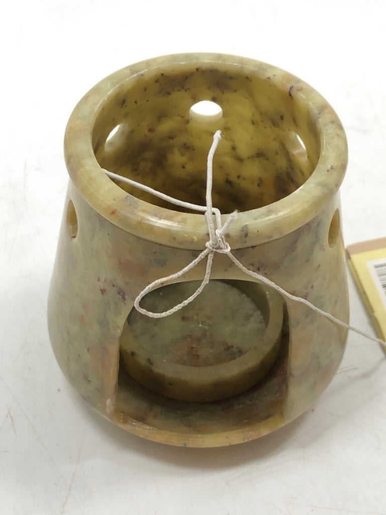 NWT AROMA SOAP STONE CANDLE HOLDER.