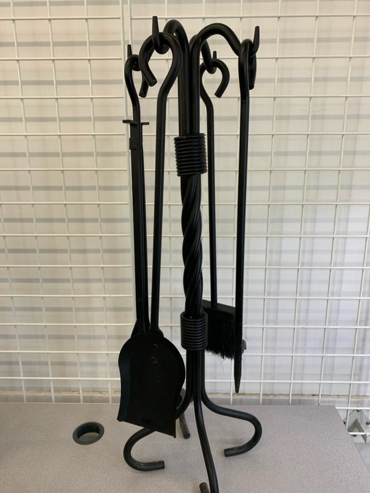 5PC HEAVY BLACK METAL FIREPLACE SET.