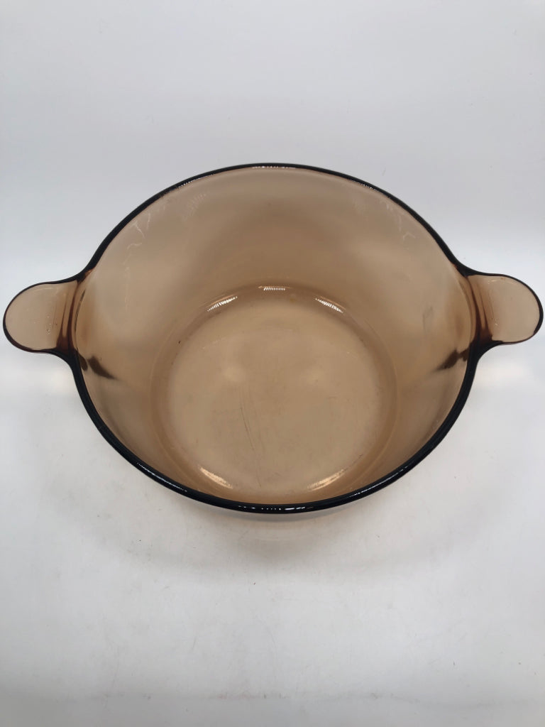 VISION AMBER GLASS CASSEROLE DISH W/LID.