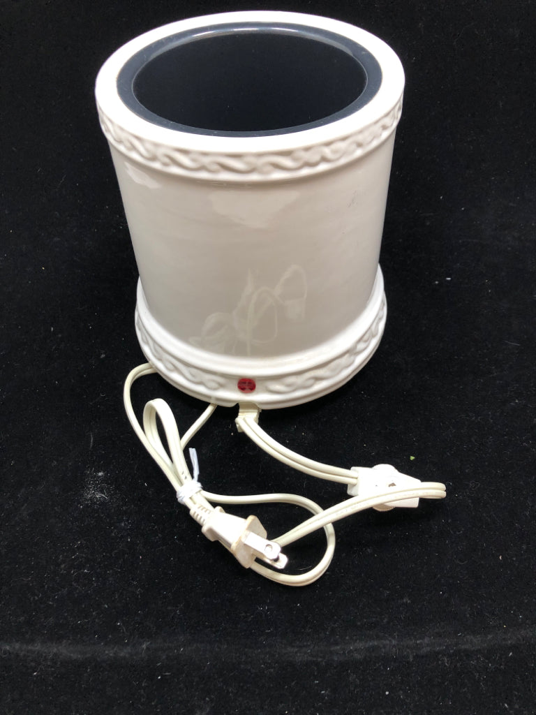 WHITE SNOWMAN CANDLE WARMER.
