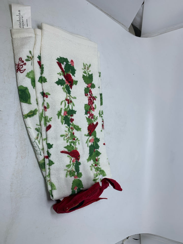 NWT 2 HOLIDAY BERRIES AND CARDINAL KITCHEN TOWELS.