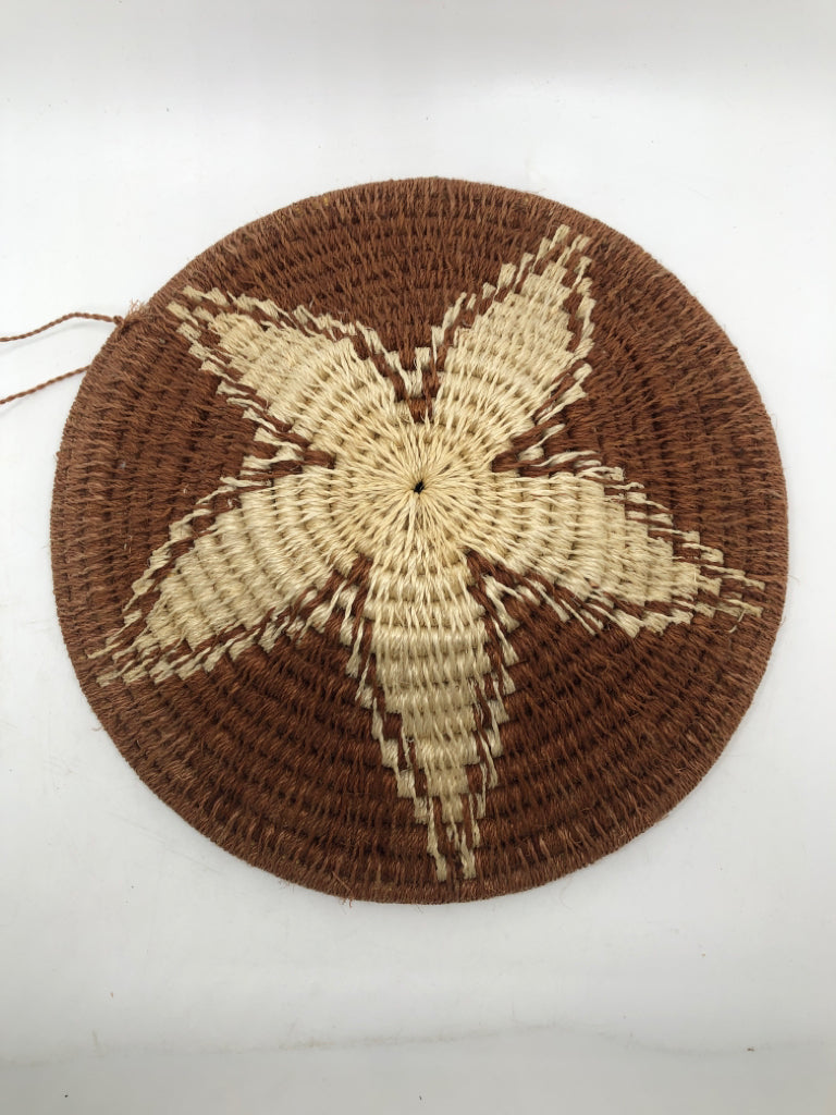 BROWN STAR WOVEN WALL-HANGING BASKET.