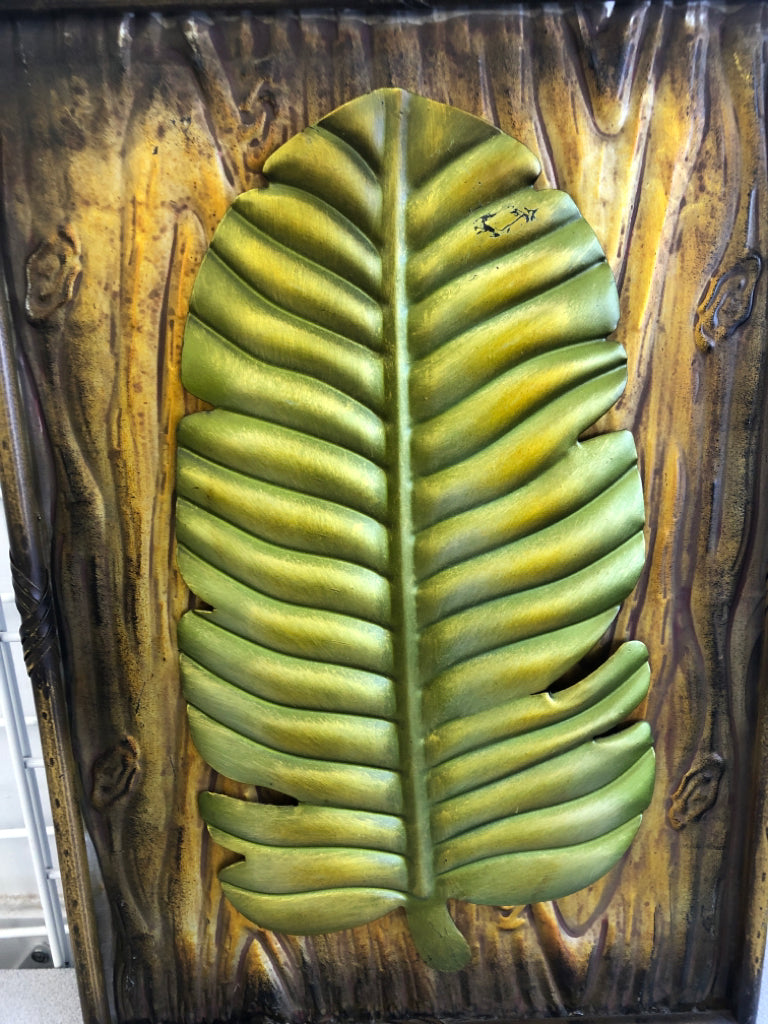 METAL WALL HANGING W/LARGE GREEN LEAF.