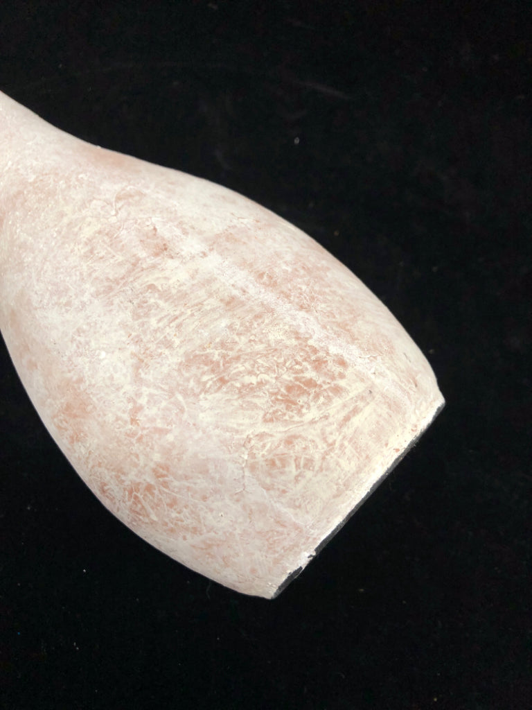 BROWN POTTERY FLOWER VASE.