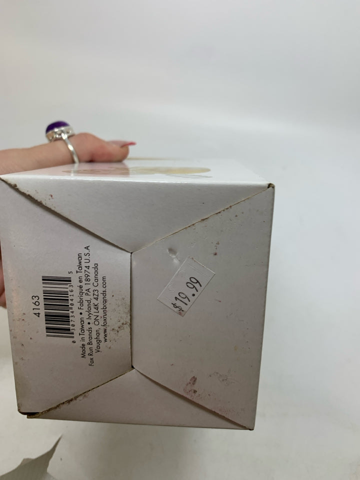 NIB FOX RUN ACRYLIC HONEY POT.