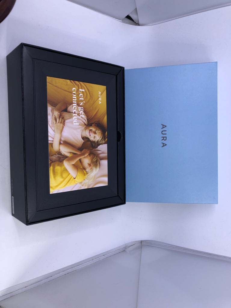 AURA CARVER WIFI DIGITAL PHOTO FRAME - IN BOX