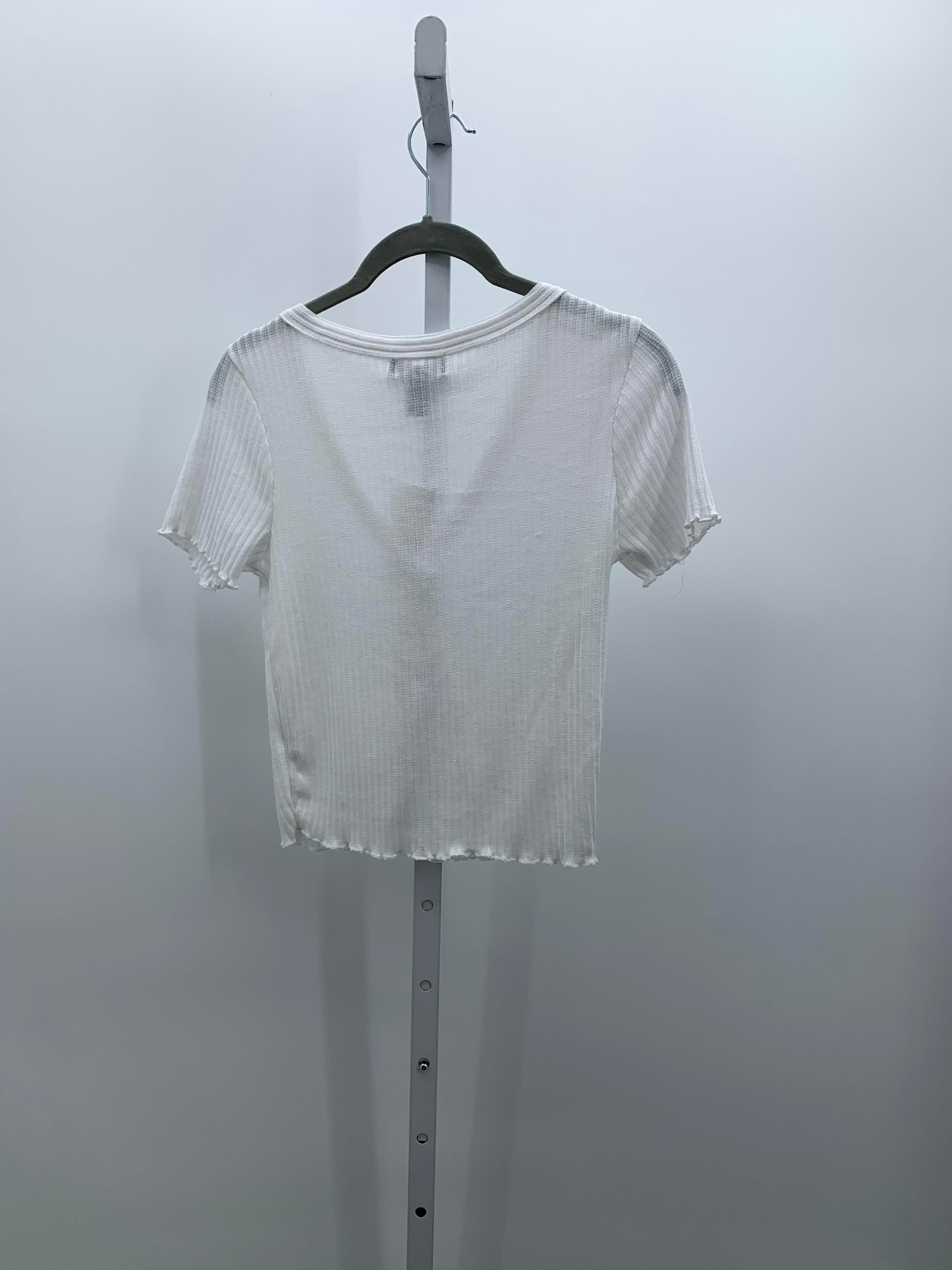 Size Small Juniors Short Sleeve Shirt